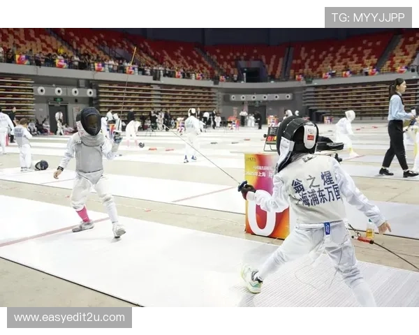 2025山城击剑公开赛在重庆江北启幕 展现山城风采与竞技激情